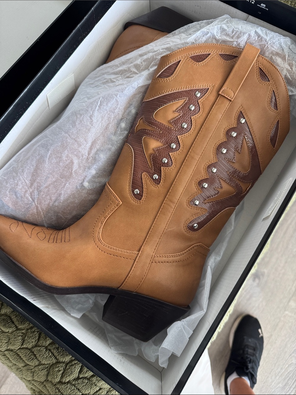 NIB madden girl Saloonn Nat/briwn cowboy western boots